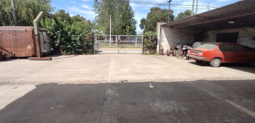 Excelente galpón de 506 m2 cubiertos