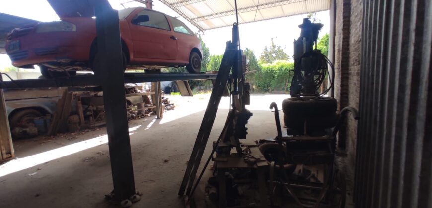 Excelente galpón de 506 m2 cubiertos