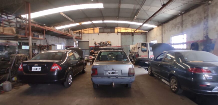 Excelente galpón de 506 m2 cubiertos