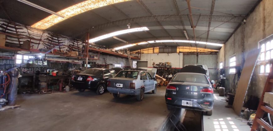 Excelente galpón de 506 m2 cubiertos