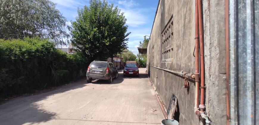 Excelente galpón de 506 m2 cubiertos