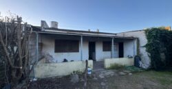 Casa con gran parque y pileta sobre calle 24