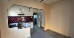 Casa con gran parque y pileta sobre calle 24