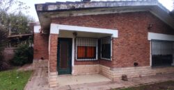 Casa 3 ambientes con gran parque en Las Heras, Bs As