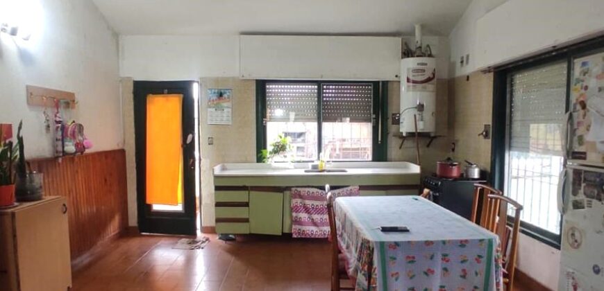 Casa 3 ambientes con gran parque en Las Heras, Bs As