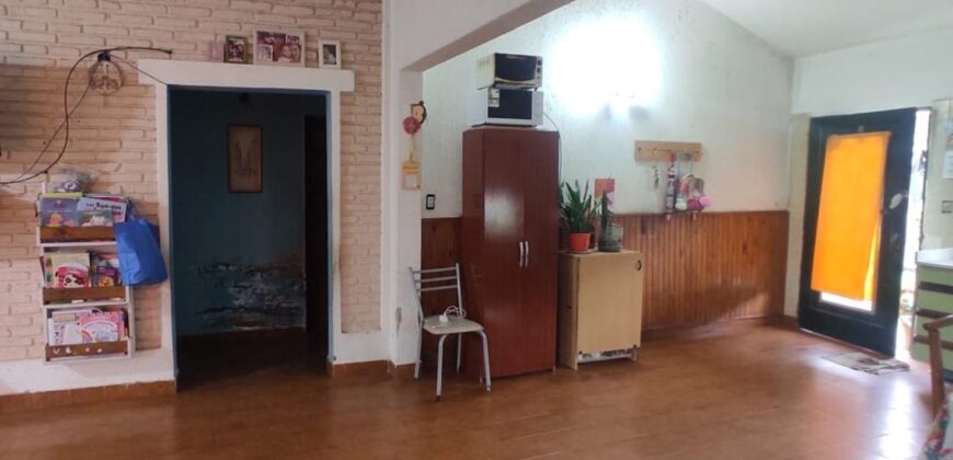 Casa 3 ambientes con gran parque en Las Heras, Bs As