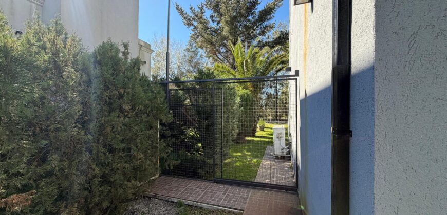 Casa 6 ambientes en Barrio La Olivia