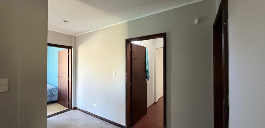 Casa 6 ambientes en Barrio La Olivia